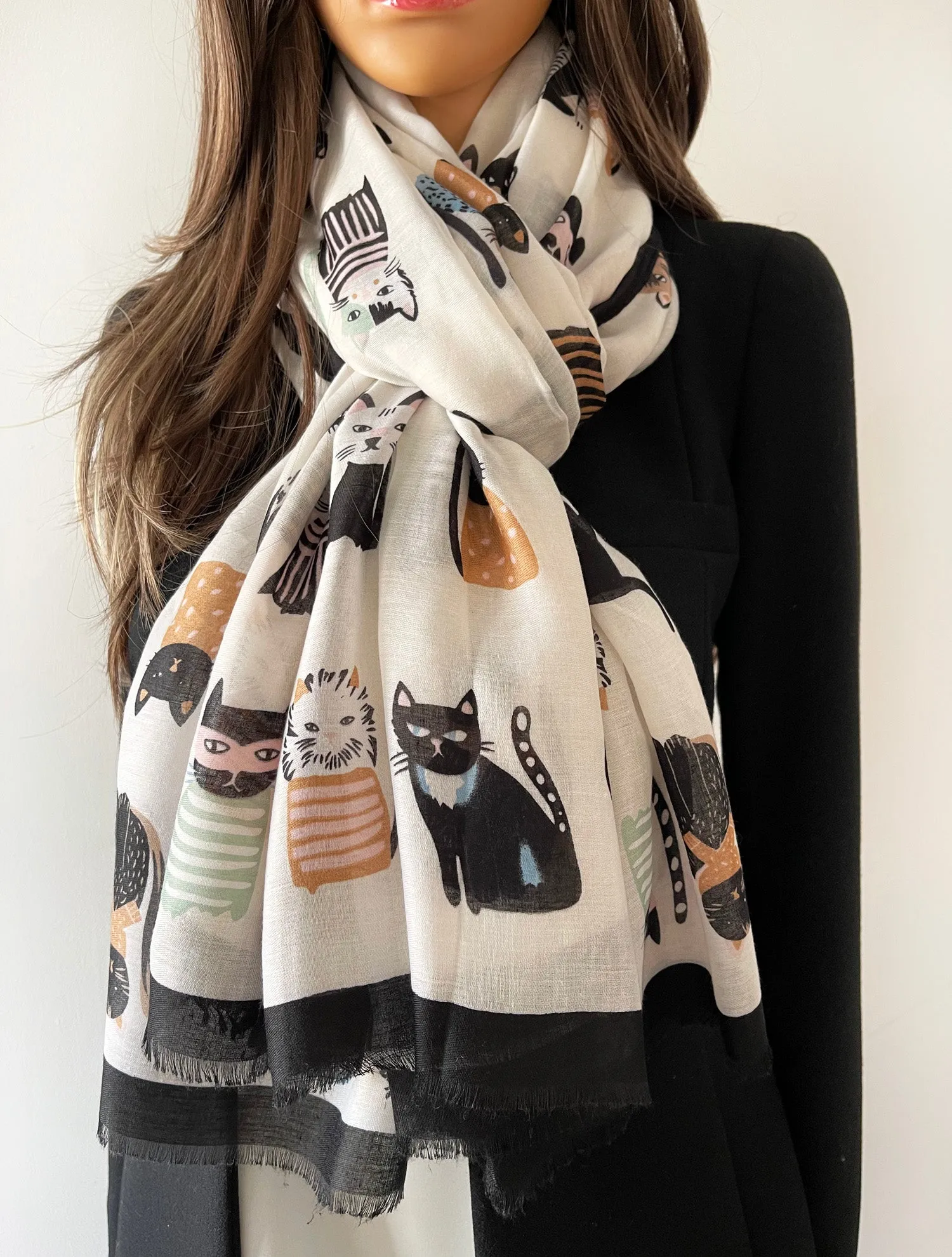 CREAM AND BLACK LIGHTWEIGHT BORDER CAT SCARF