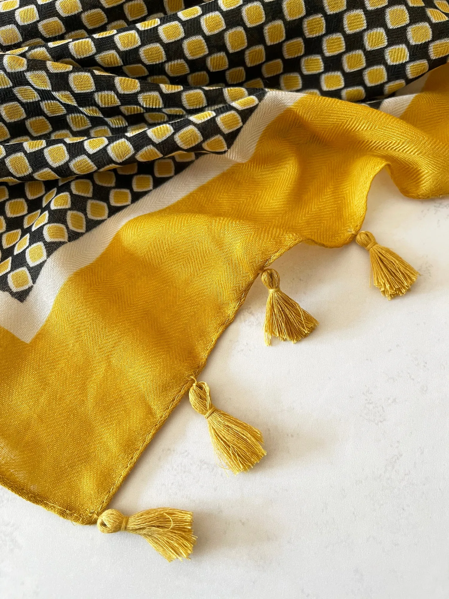 LARGE MUSTARD YELLOW DIAMOND PRINT SHAWL SCARF WITH TASSELS