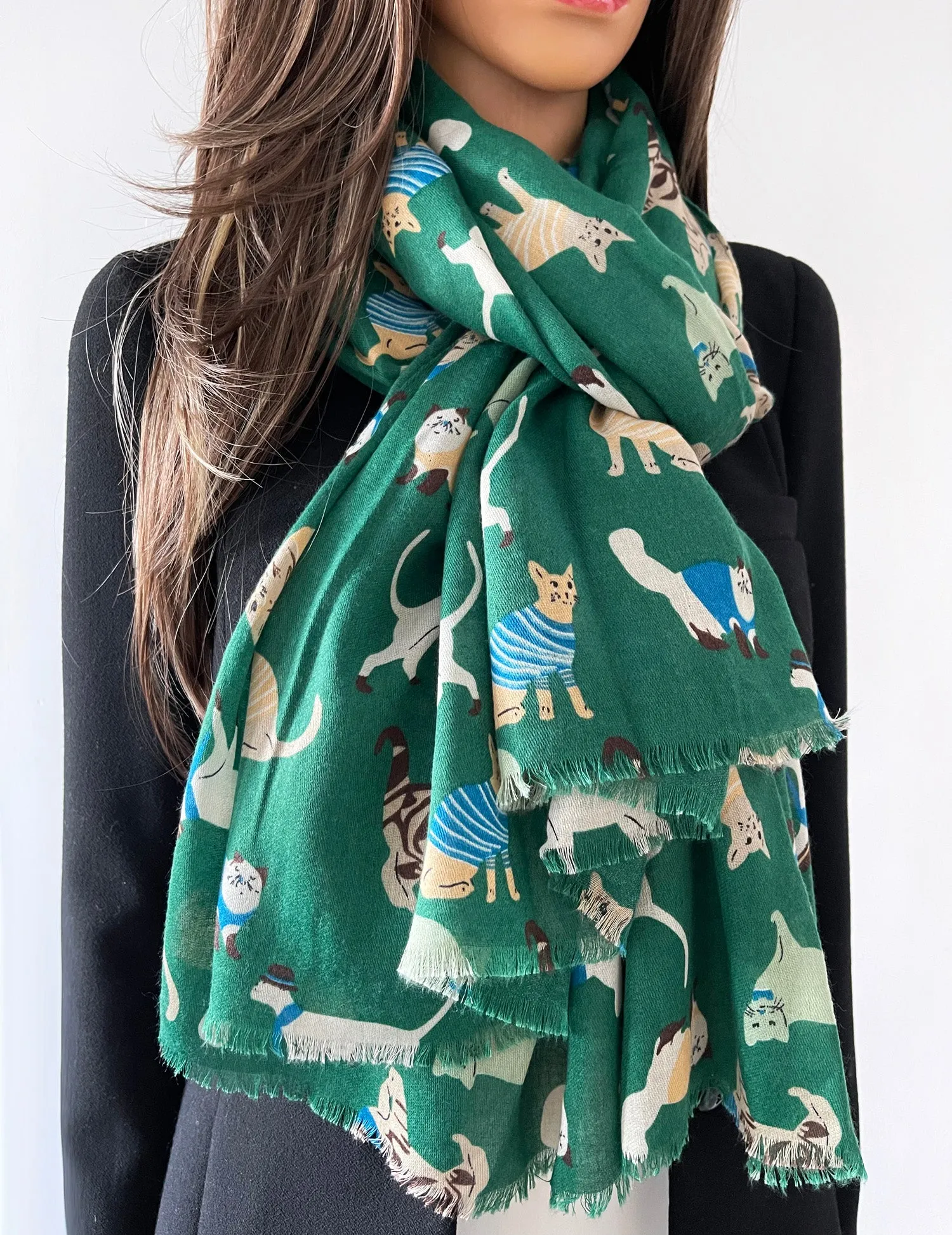 LIGHTWEIGHT GREEN SCARF WITH CATS