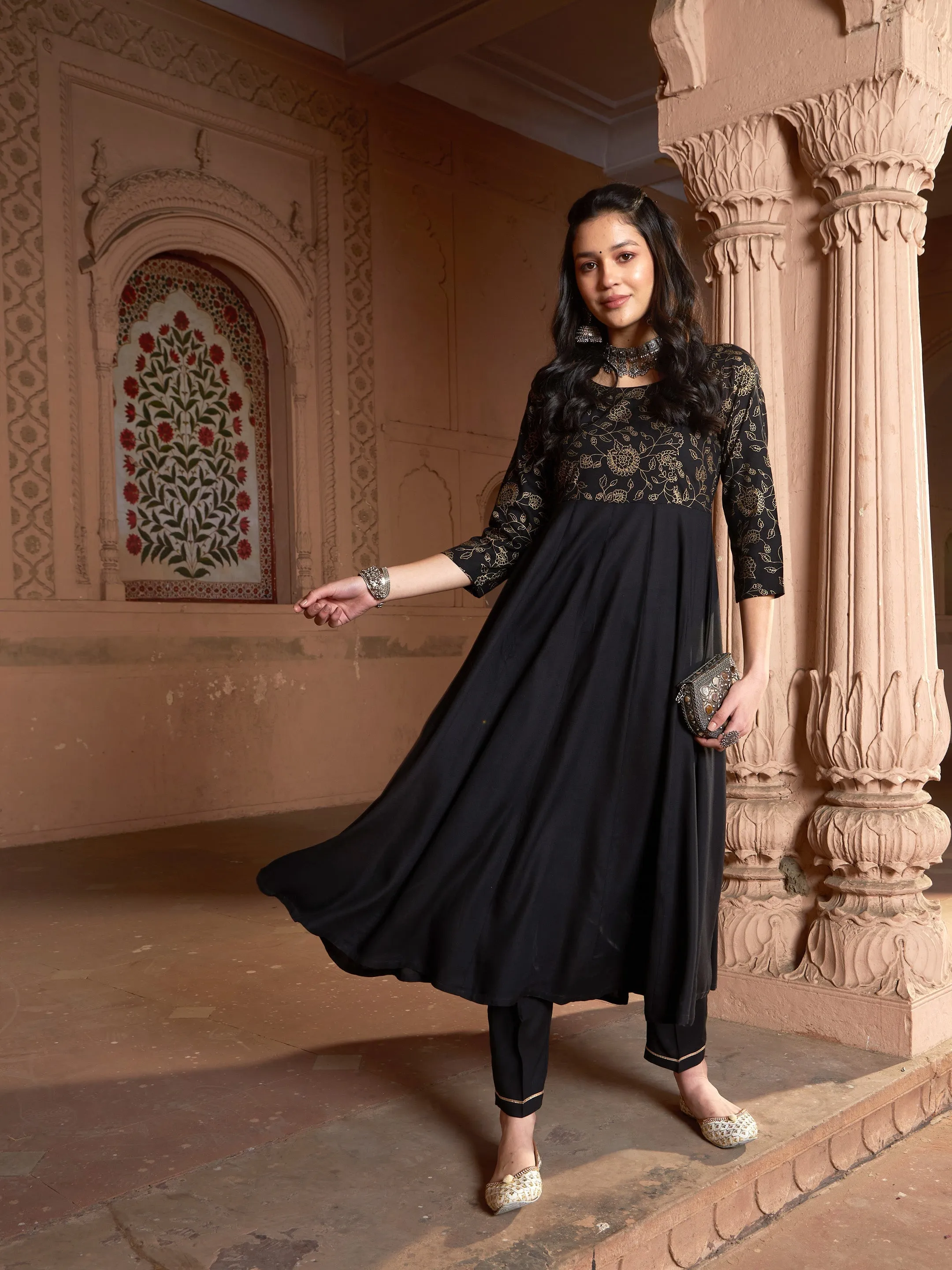 Women Black Floral Bodice Foil Anarkali Kurta With Pants