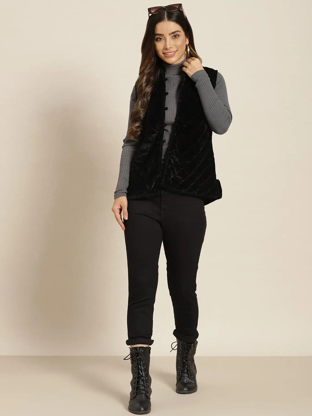 Women Black Velvet Sleeveless Quilted Jacket